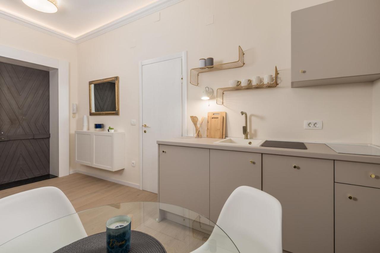 Pearl Apartment