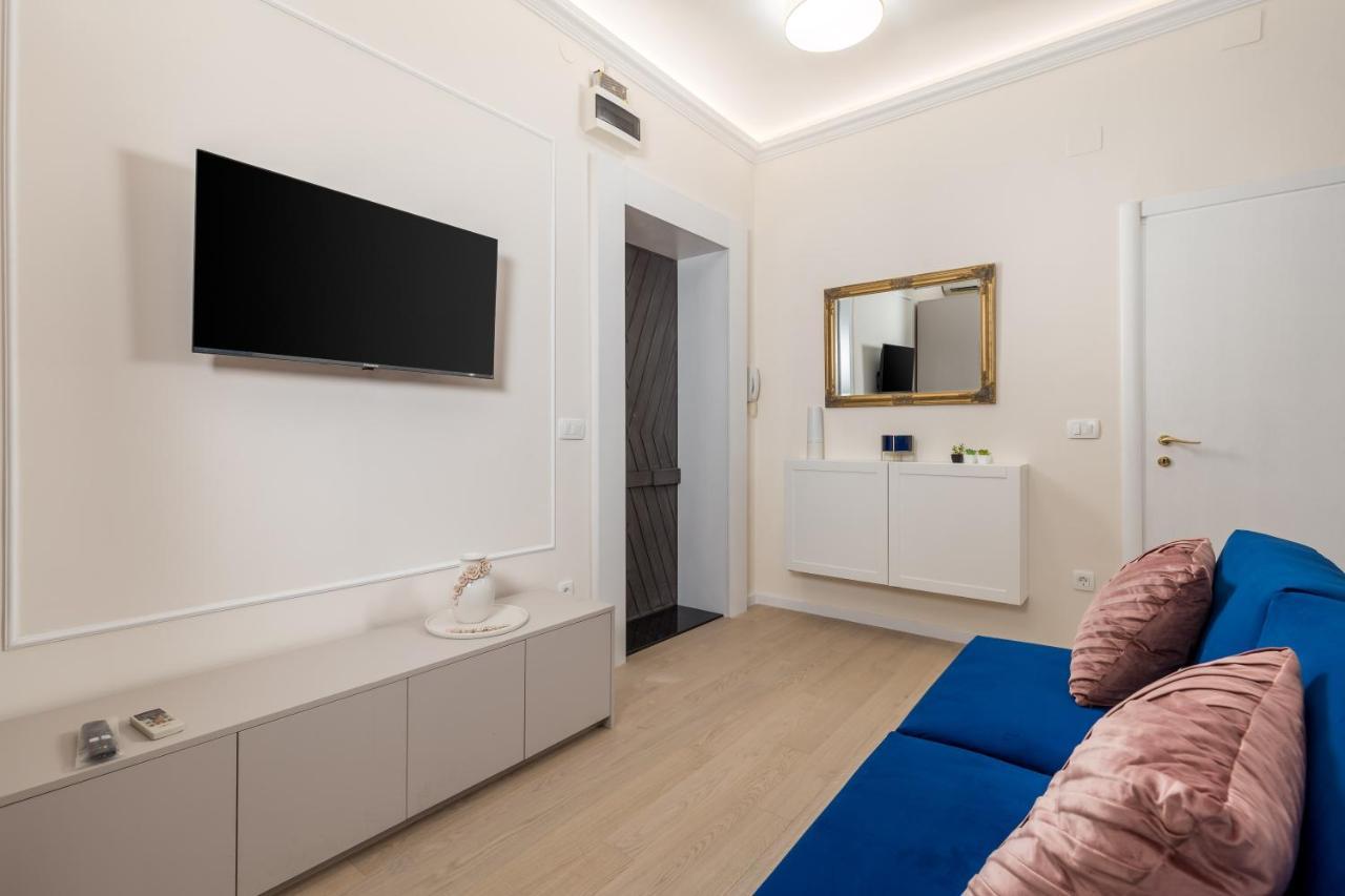 Pearl Apartment *